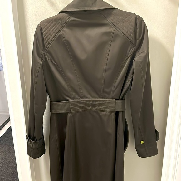Trench coat - Picture 3 of 3
